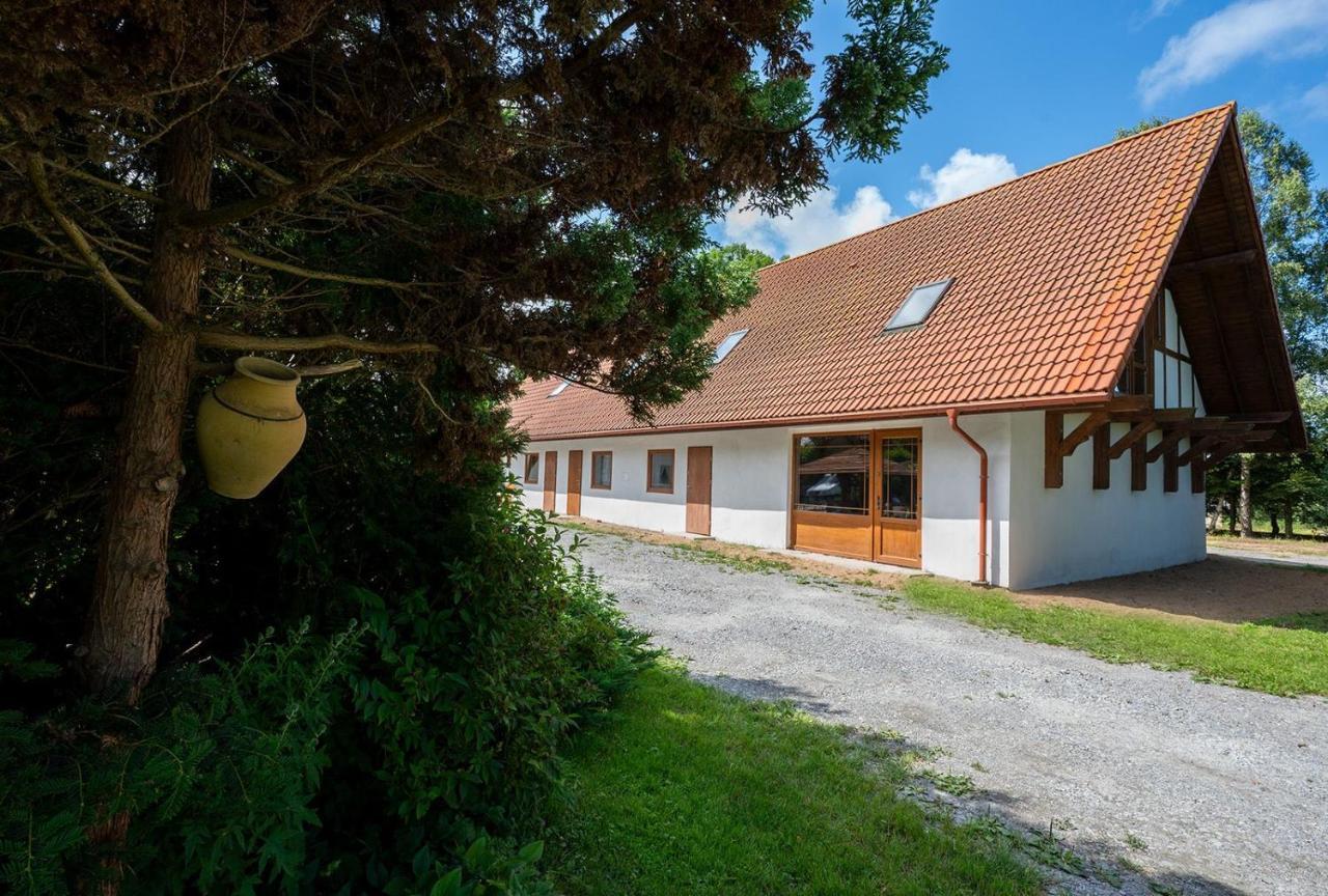 Apartamenty Stodola Jezierzany Экстерьер фото